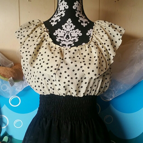 Cream and black Polka-dot satin dress - Picture 2 of 7